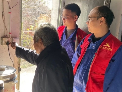 黨員志愿服務(wù)：關(guān)愛(ài)孤寡老人，共筑平安桐鄉(xiāng)